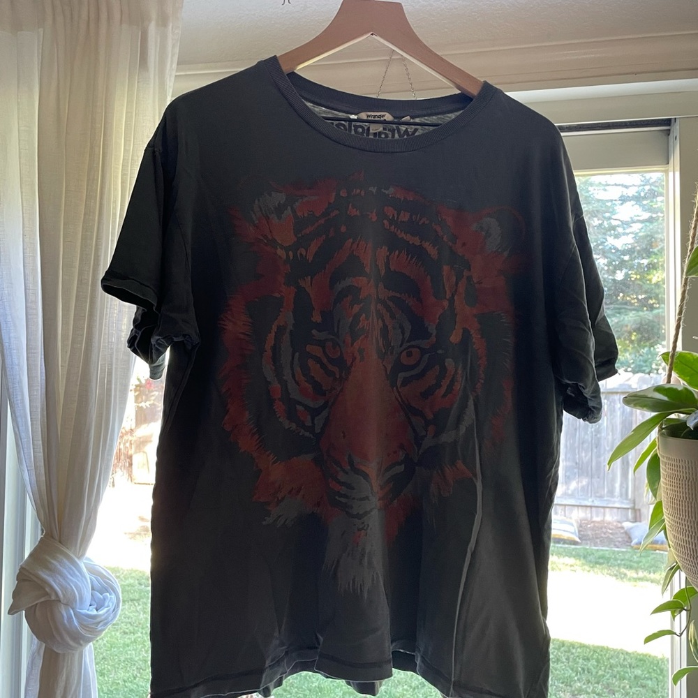 Wrangler/Free People Tiger T Shirt/ Small